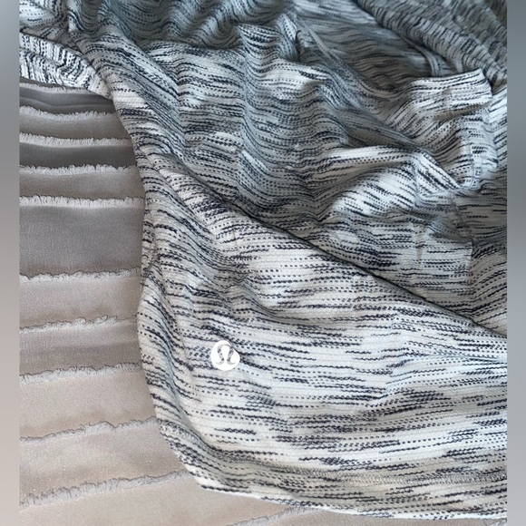 Lululemon Open-back Long-Sleeve - Picture 4 of 5